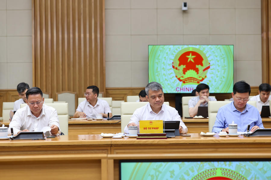 Các đại biểu dự buổi làm việc.
