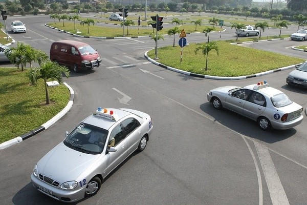 Bộ Xây dựng ban hành quy định mới trong đào tạo lái xe.