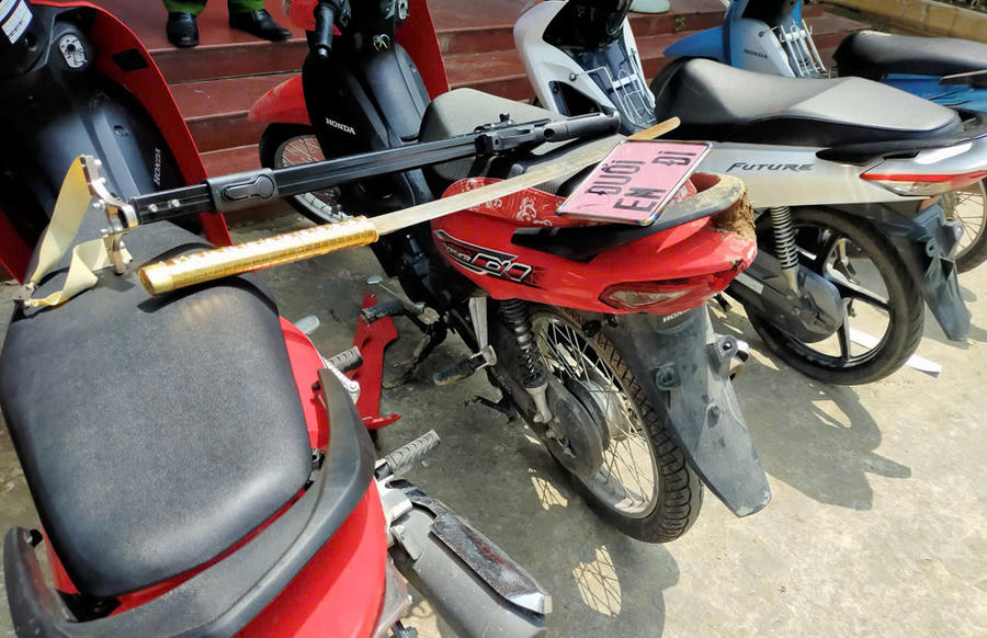 Phương tiện và hung khí thu giữ được. (Ảnh: CATH)
