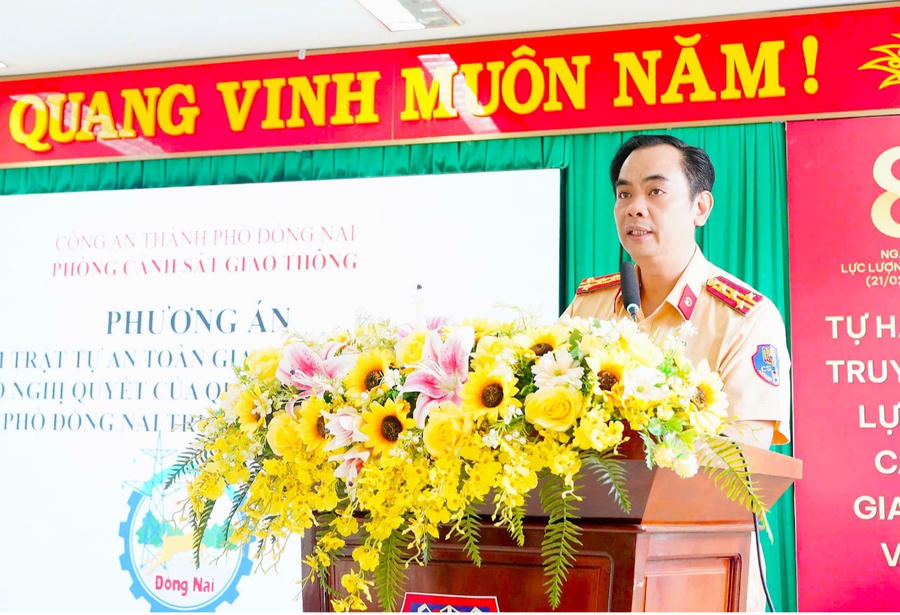 Đại tá Trần Trọng Thuỷ, Trưởng Phòng CSGT quán triệt nội dung chỉ đạo của đồng chí Giám đốc Công an thành phố.