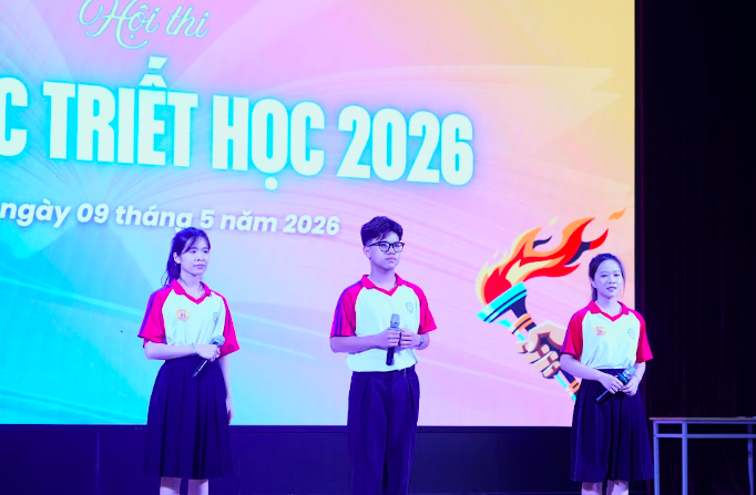 Tiết mục dự thi Hùng biện triết học của sinh viên Học viện Tài chính