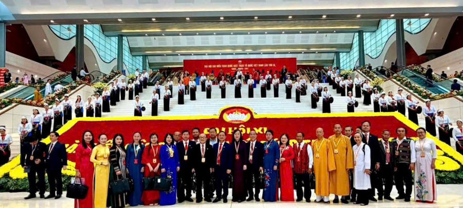 Đoàn đại biểu Ủy ban MTTQ&nbsp; Việt Nam thành phố Đồng Nai chụp ảnh lưu niệm tại Đại hội.