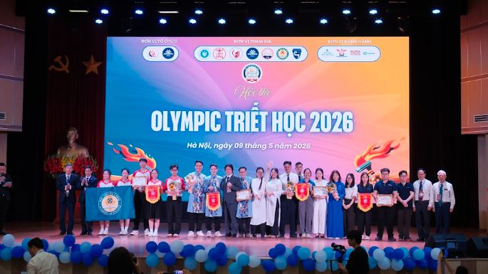 Đoàn Học viện Tài chính nhận Giải Ba