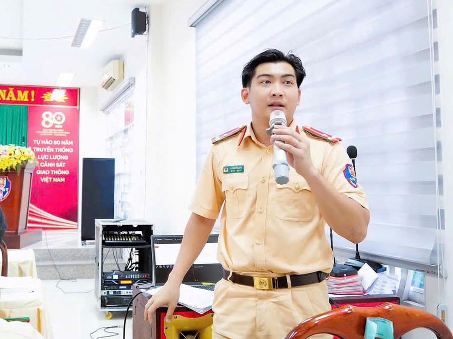Đại diện các đơn vị CSGT Đồng Nai phát biểu ý kiến.