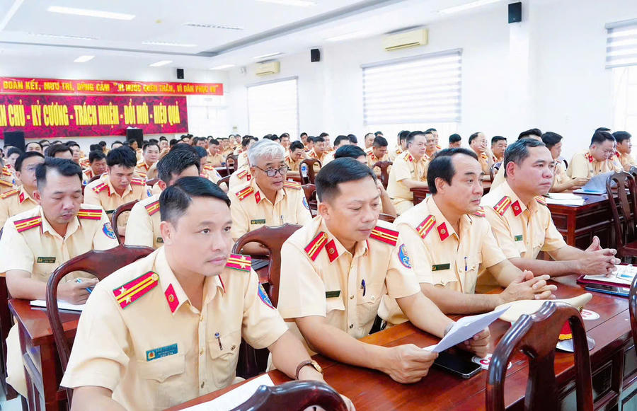 Quang cảnh hội nghị.