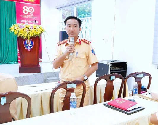 Đại diện các đơn vị CSGT Đồng Nai phát biểu ý kiến.