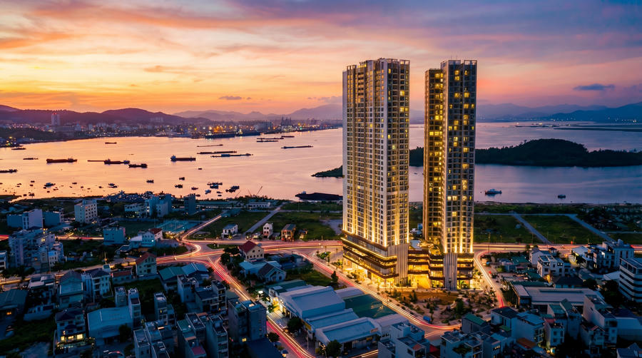The Ruby Hạ Long hiện hữu bằng nhịp sống sôi động mỗi ngày.