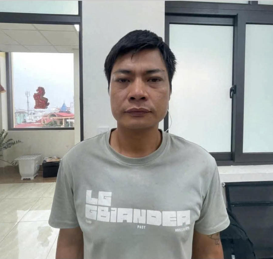 Đối tượng Vũ Bá Phóng bị tạm giữ để điều tra về hành vi “Chống người thi hành công vụ”.