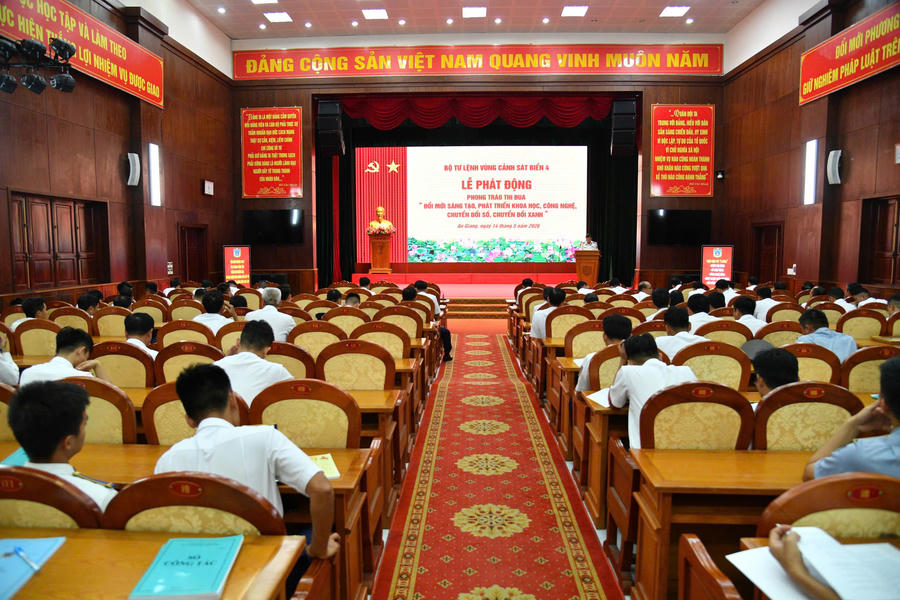Quang Cảnh buổi Lễ phát động thi đua