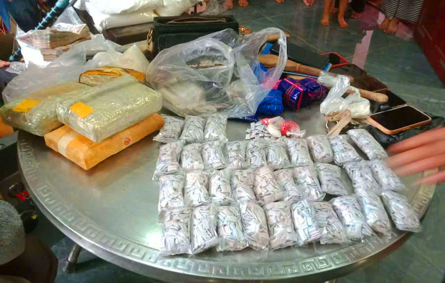 heroin và các loại ma tuý tổng hợp bị cơ quan Công an thu giữ. Ảnh CA tỉnh Thanh Hoá heroin và các loại ma tuý tổng hợp bị cơ quan Công an thu giữ. Ảnh CA tỉnh Thanh Hoá