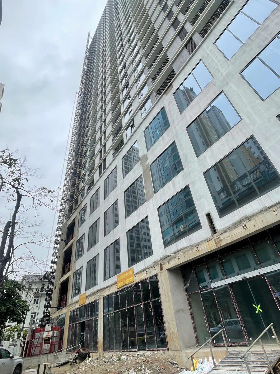 Nhiều hạng mục tại dự án Harmony Square vẫn đang trong quá trình triển khai, ngổn ngang.