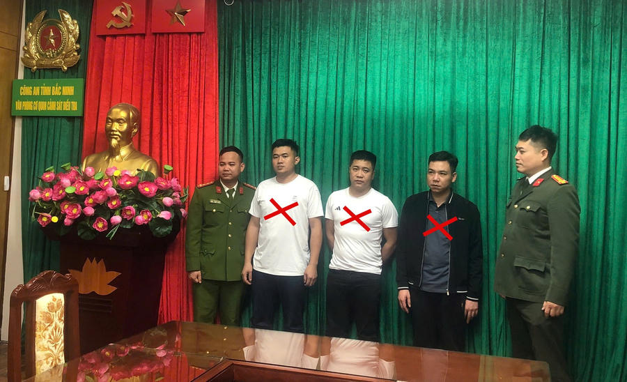 Các đối tượng: Trịnh Văn Thịnh, Hoàng Tiến Sơn và Dương Văn Quyết (đánh dấu x, từ trái qua phải).