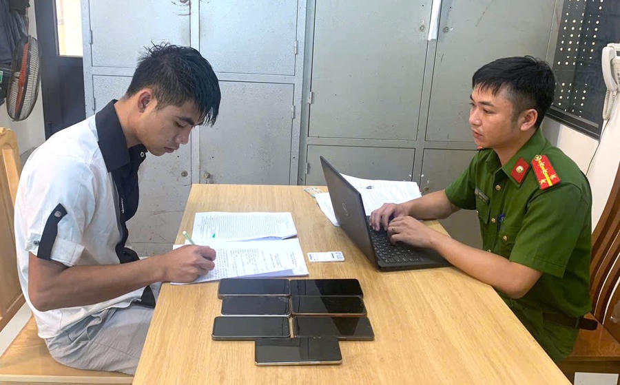 Đối tượng tại cơ quan Công an.