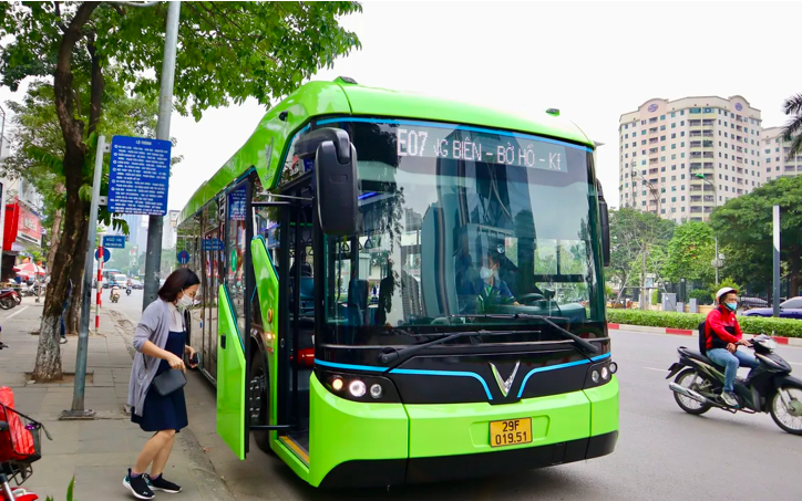 Hà Nội dự kiến miễn phí vé xe buýt, metro cho sinh viên, công nhân, người nghèo. Hà Nội dự kiến miễn phí vé xe buýt, metro cho sinh viên, công nhân, người nghèo.
