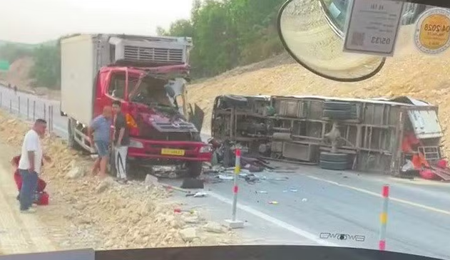 Vụ tai nạn giao thông nghiêm trọng trên cao tốc Cam Lộ - La Sơn xảy ra vào sáng 14/5 khiến 2 người tử vong thương tâm.