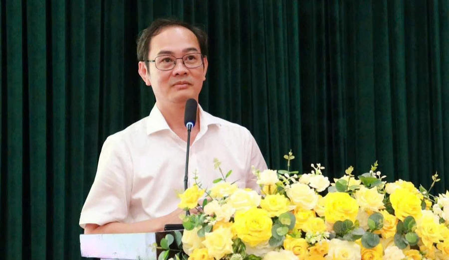Ông Huỳnh Cao Cường, Bí thư Đảng ủy, Chủ tịch HĐND xã Vĩnh Lộc chủ trì và phát biểu chỉ đạo tại hội nghị.