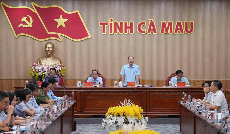 Lãnh đạo tỉnh Cà Mau chủ trì buổi làm việc với các Sở, ngành, địa phương và chủ đầu tư nhằm rà soát tiến độ triển khai các công trình, dự án trọng điểm.