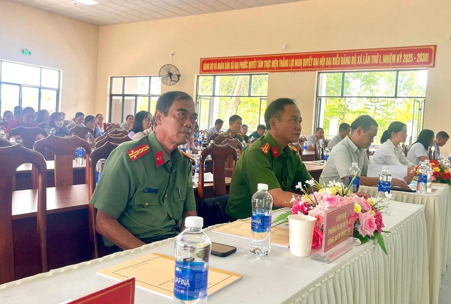 Các đại biểu dự hội nghị.