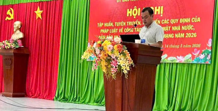 Đại diện lãnh đạo UBND xã Đại Phước phát biểu.