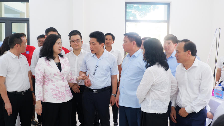 Bộ trưởng Bộ Y tế Đào Hồng Lan tham dự&nbsp;Lễ ra quân Chiến dịch khám sức khỏe, sàng lọc toàn dân năm 2026 tại Nghệ An.