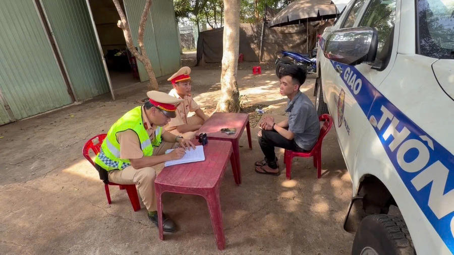 Đối tượng Nguyễn Ngọc Chúc bị Công an bắt giữ.