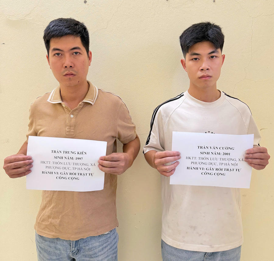 Đối tượng Trần Trung Kiên và Trần Văn Cường tại Cơ quan Công an.