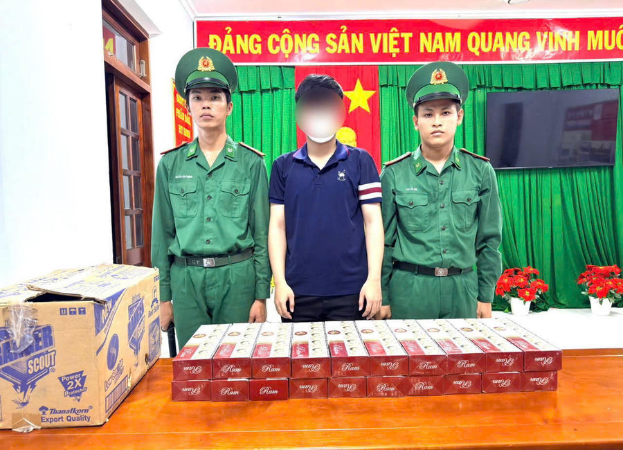 Ông T.V.V. thừa nhận hành vi vận chuyển thuốc lá không rõ nguồn gốc tại Đồn Biên phòng Tân Tiến.