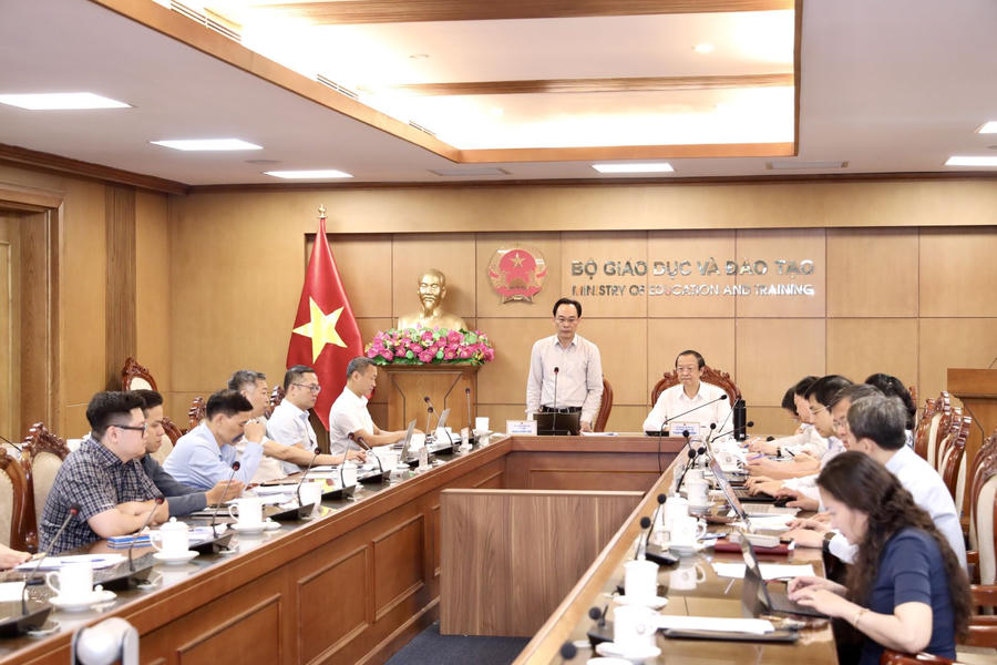 Bộ trưởng Hoàng Minh Sơn chia sẻ.(Ảnh: Bộ GD&ĐT)