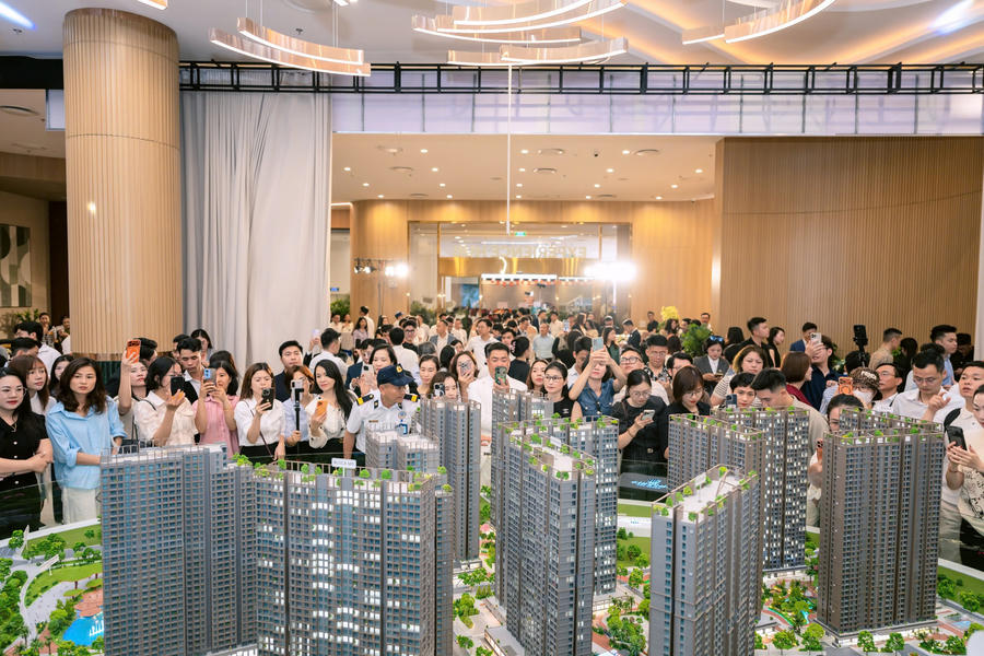 Văn phòng Trải nghiệm Imperia Ocean City thu hút đông đảo sự quan tâm ngay từ ngày khai trương.