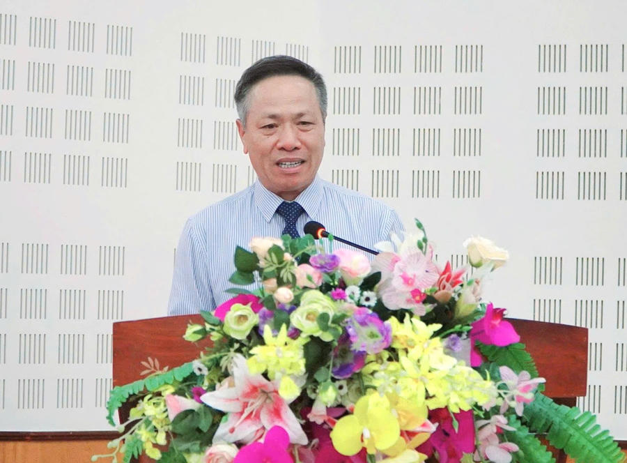 Ông Lê Văn Phước – Tỉnh ủy viên, Phó Chủ tịch UBND tỉnh An Giang (bên phải) và ông Tô Dũng Thái – Chủ tịch Hội đồng thành viên Tập đoàn VNPT phát biểu tại buổi lễ.
