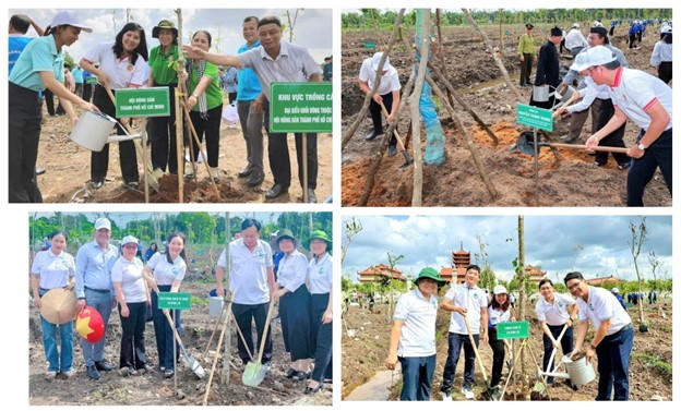 Các đơn vị tiến hành trồng cây tại Công viên văn hóa Láng Le ngay sau lễ phát động