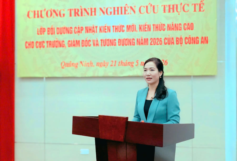 Bà Nguyễn Thị Hạnh, Phó Chủ tịch UBND tỉnh Quảng Ninh phát biểu tại buổi làm việc.