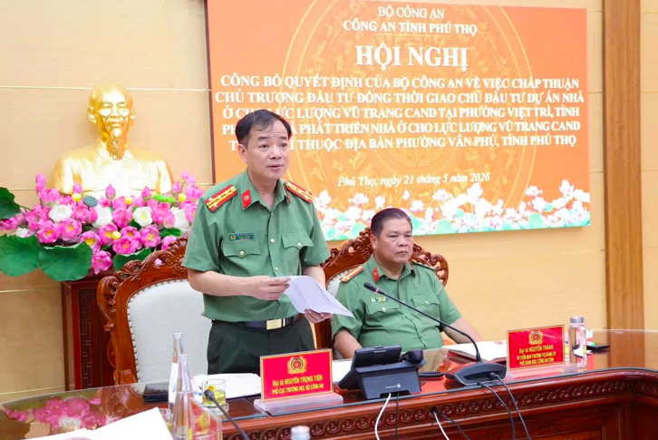 Đại tá Nguyễn Trọng Tiến – Phó Cục trưởng Cục Quản lý xây dựng và doanh trại Bộ Công an phát biểu tại hội nghị. Đại tá Nguyễn Trọng Tiến – Phó Cục trưởng Cục Quản lý xây dựng và doanh trại Bộ Công an phát biểu tại hội nghị.