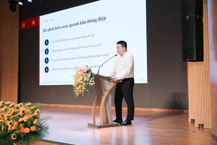 Ông Hồ Đức Thắng, Đại biểu Quốc hội hoạt động chuyên trách tại Ủy ban Văn hóa và Xã hội của Quốc hội, trình bày tham luận