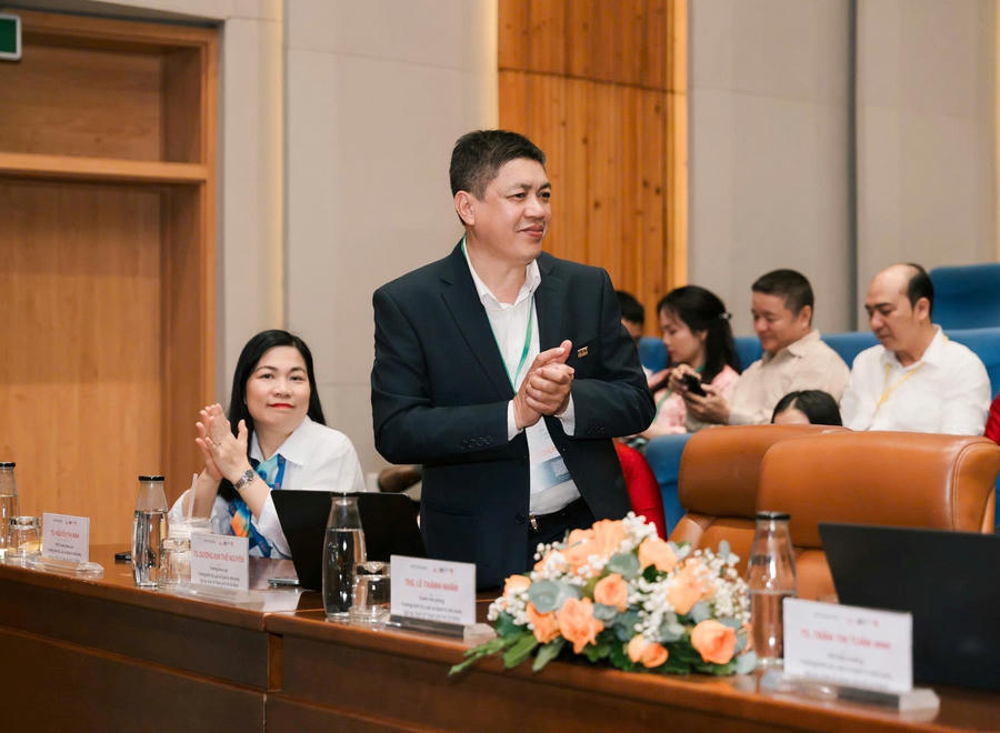 Đại biểu tham dự hội thảo.