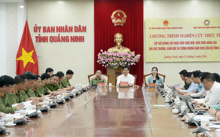 Quang cảnh buổi làm việc Quang cảnh buổi làm việc