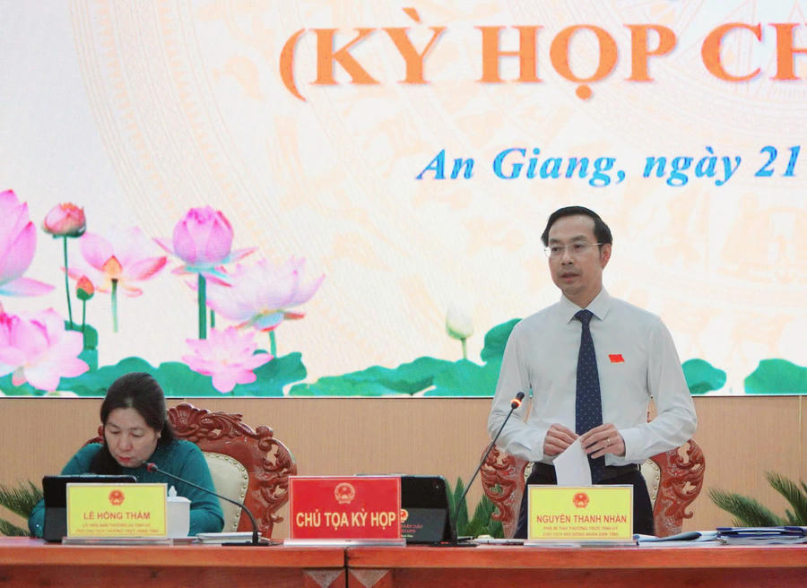 Ông Nguyễn Thanh Nhàn, Phó Bí thư Thường trực Tỉnh ủy, Chủ tịch HĐND tỉnh phát biểu kết thúc kỳ họp.