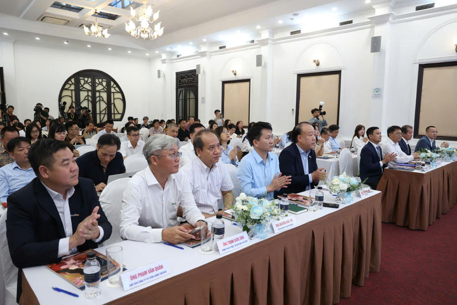 Các đại biểu tham dự Tọa đàm&nbsp;"Truy xuất nguồn gốc – Lá chắn bảo vệ người tiêu dùng".