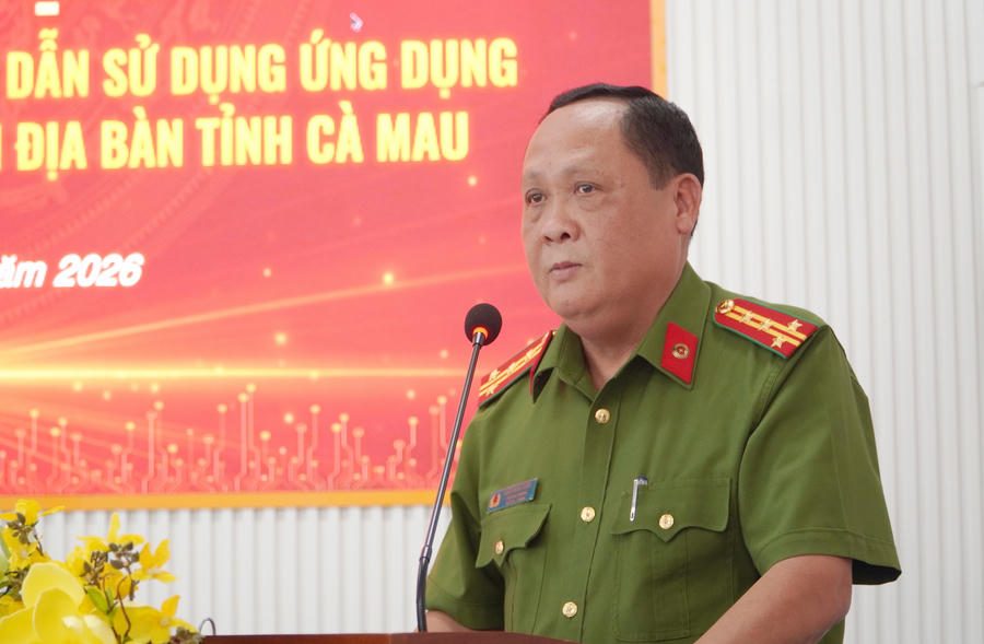 Đại tá Kiều Minh Được - Trưởng Phòng Cảnh sát QLHC về TTXH, Công an tỉnh Cà Mau phát biểu chỉ đạo tại buổi lễ.