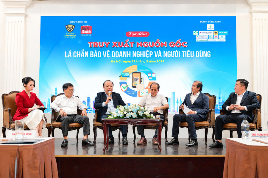 Tọa đàm với sự tham gia của Cục trưởng Cục Quản lý và phát triển thị trường trong nước (Bộ Công Thương) Trần hữu Linh và đại diện một số doanh nghiệp lớn trong cả nước.