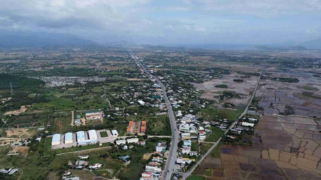 Chủ đầu tư hoàn tất phương án tổ chức giao thông phục vụ nghiệm thu 22km đầu tuyến cao tốc Khánh Hòa - Buôn Ma Thuột. Ảnh: Hữu Long