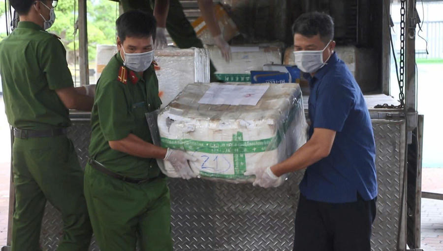 Xyanua bị phát hiện và niêm phong. (Ảnh: Công an TP HCM)