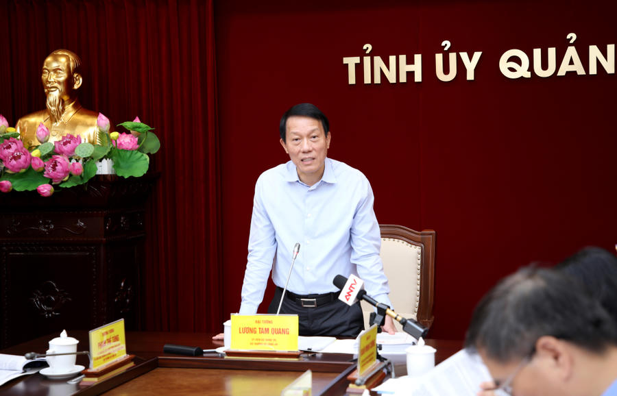 Đại tướng Lương Tam Quang, Ủy viên Bộ Chính trị, Bộ trưởng Bộ Công an, Trưởng Đoàn kiểm tra, giám sát số 17 của Bộ Chính trị, phát biểu chỉ đạo tại hội nghị.
