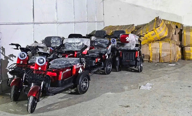 Kho xe điện ba bánh tang vật của vụ việc. Ảnh: Công an Thanh Hóa.