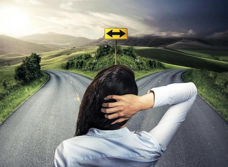 Điều đáng sợ nhất của con người là đã đi sai hướng mà không biết tỉnh thức (Ảnh minh họa).