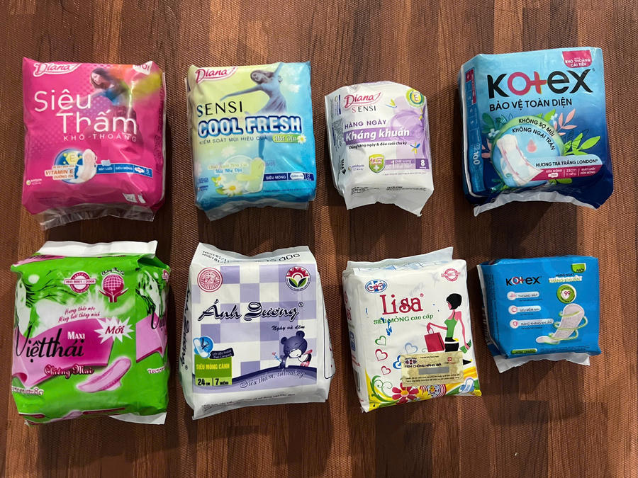 Hàng chục ngàn gói băng vệ sinh thành phẩm mang nhiều nhãn hiệu như “Kotex”, “Lisa”, “Diana”, “Ánh Dương”, “Việt Thái”, “Thạch Thảo” bị thu giữ. Ảnh: QLTT HY