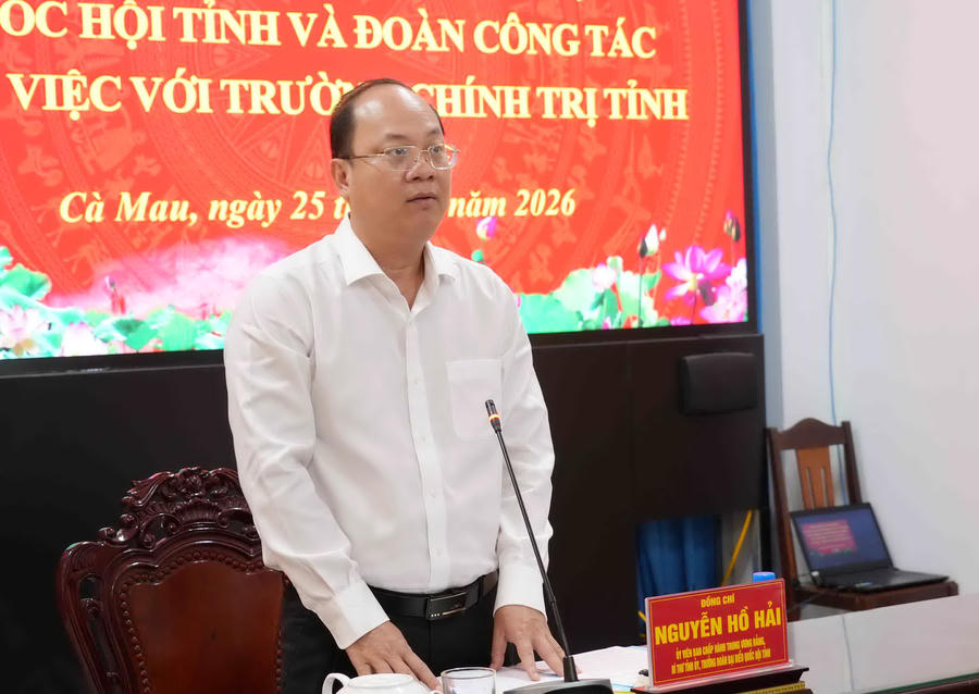 Ông Nguyễn Hồ Hải - Ủy viên Trung ương Đảng, Bí thư Tỉnh ủy Cà Mau, phát biểu chỉ đạo tại buổi làm việc.