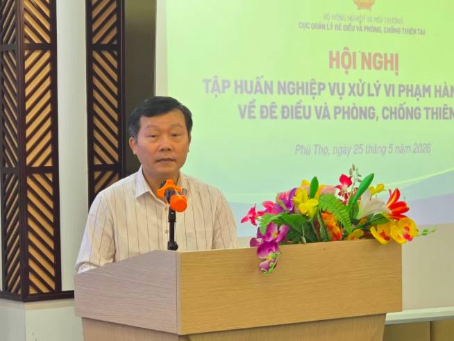 Ông Nguyễn Văn Tiến - Phó Cục trưởng Cục Quản lý đê điều và Phòng, chống thiên tai phát biểu.