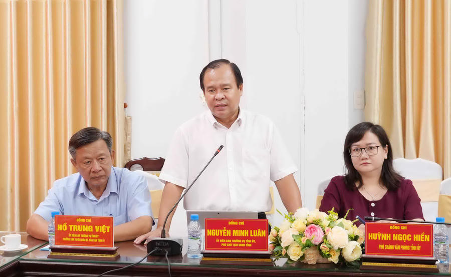 Ông Nguyễn Minh Luân - Ủy viên BTV Tỉnh ủy, Phó Chủ tịch UBND tỉnh Cà Mau, phát biểu tại buổi làm việc.