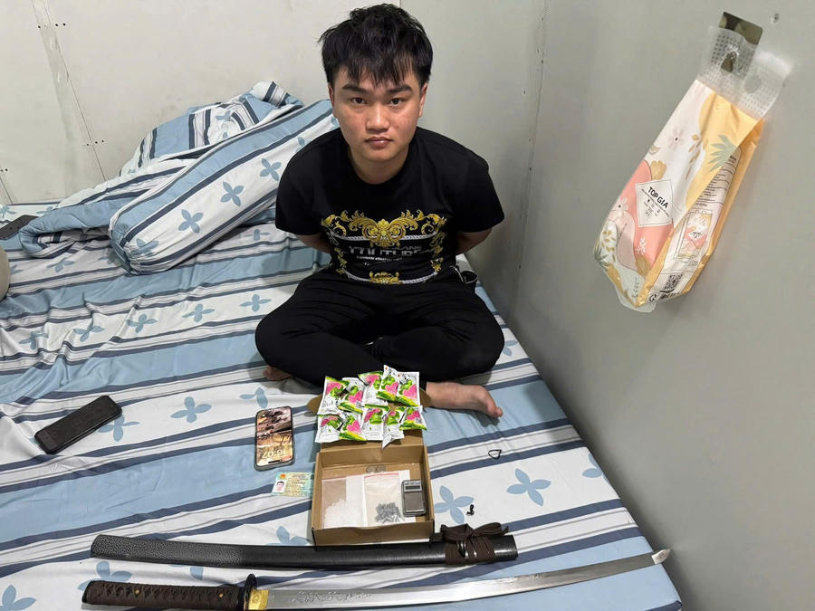 Đối tượng Trương Tiến Phương Huy (bìa trái) và Đỗ Hoàng Khanh (bìa phải). (Ảnh: Công an TP HCM)